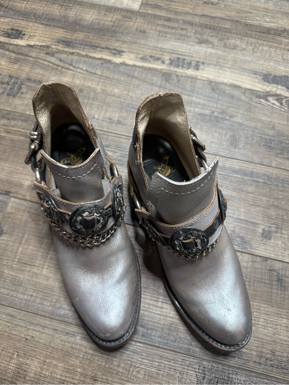 Freebirds Mystic Metallic Silver Western-Inspired Ankle Booties Buckle Size 6 - Picture 6 of 13